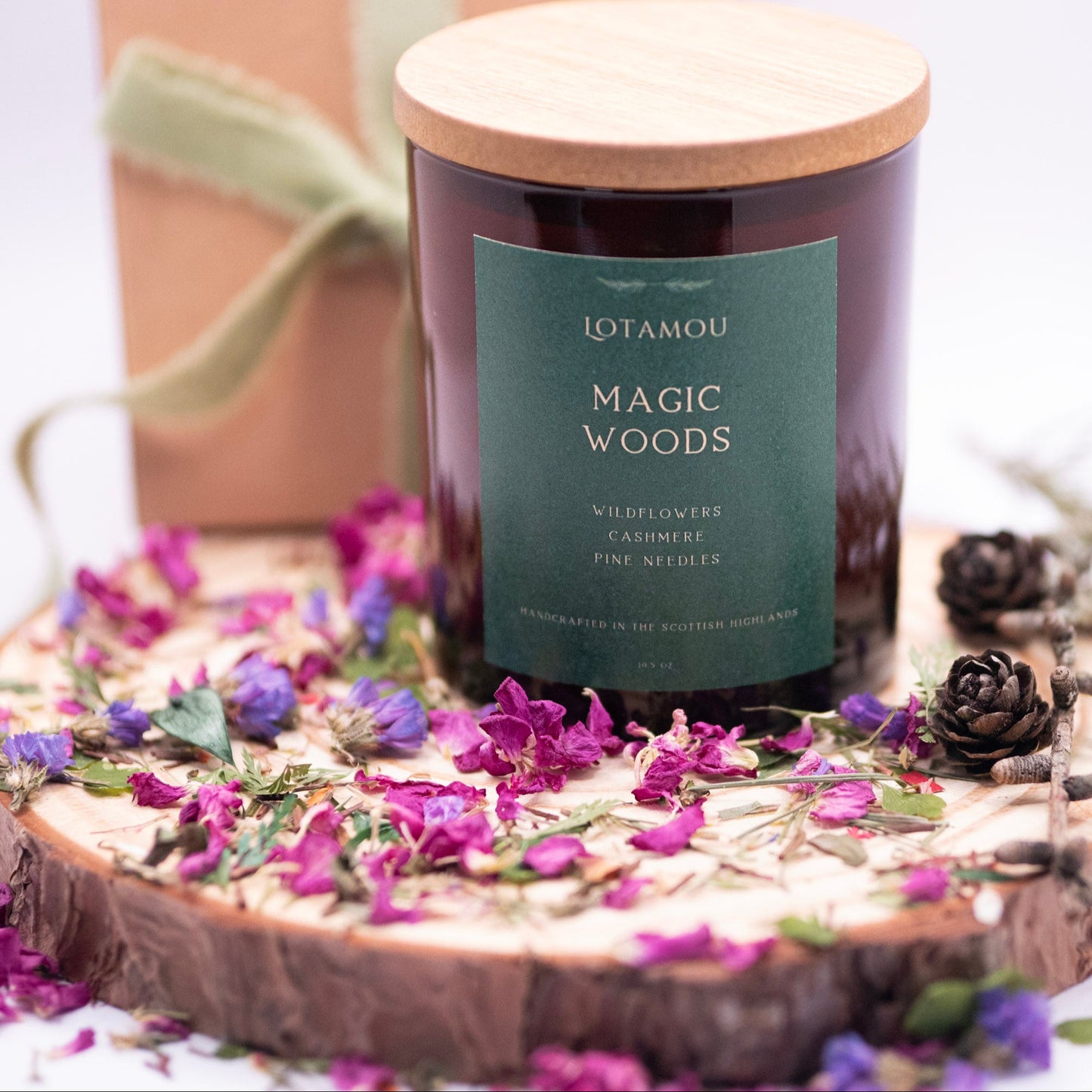 The Magic Woods scented candle, infused with the fragrance of Enchanted Forest. 100% natural soy candle with wooden wick and silicone-free lid.