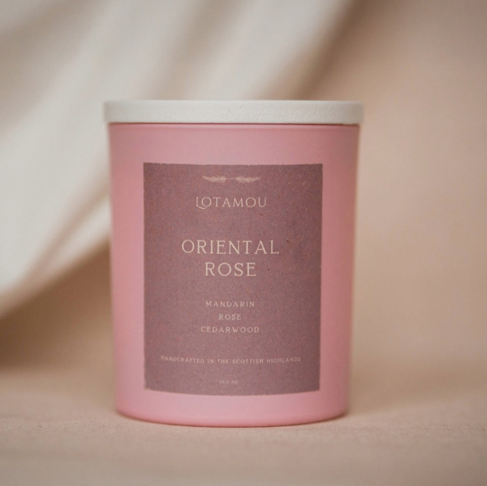 Scented Candle with wooden wick. Soy wax candle with natural fragrance oils